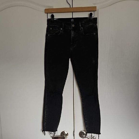 GAP Black Ankle Cropped Jeans with Frayed Hem - Picture 3 of 16